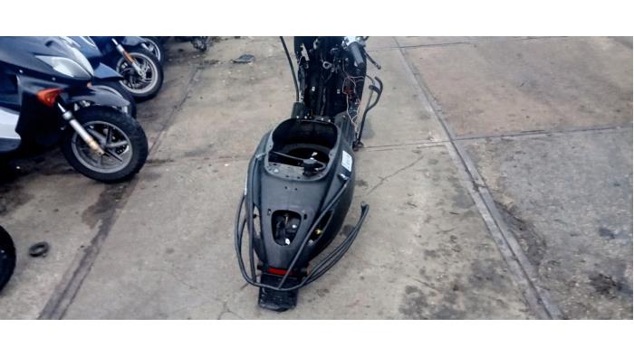 Piaggio Sloopvoertuig (2018, Graniet)