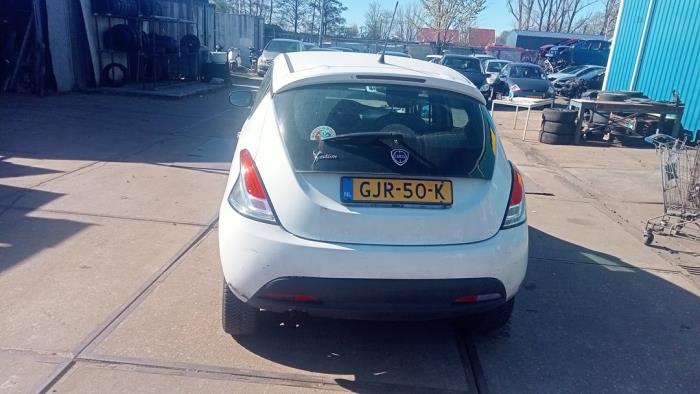 Lancia Ypsilon 0.9 TwinAir 85 Sloopvoertuig (2013, Wit)