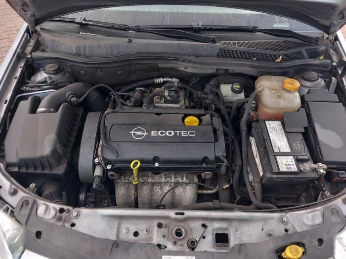 Opel Astra H 1.6 16V Sloopvoertuig (2008, Licht, Zilvergrijs, Zilver)