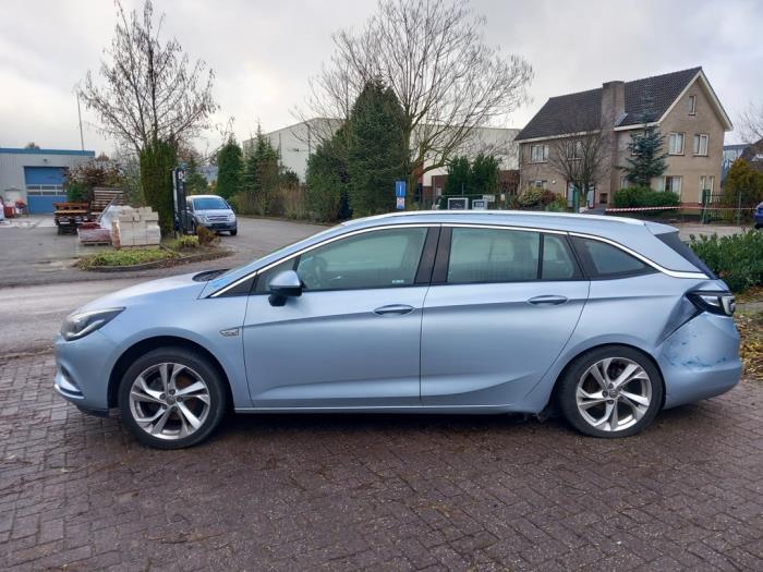 Opel Astra K Sports Tourer 1.4 Turbo 16V Sloopvoertuig (2016, Blauw)