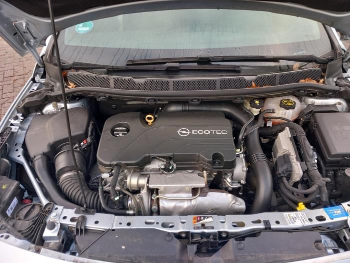 Opel Astra K Sports Tourer 1.4 Turbo 16V Sloopvoertuig (2016, Blauw)