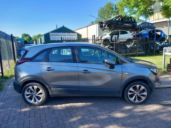 Opel Crossland X/Crossland 1.2 12V Sloopvoertuig (2018, Donker, Zilvergrijs)