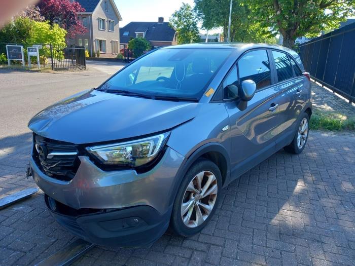 Opel Crossland X/Crossland 1.2 12V Sloopvoertuig (2018, Donker, Zilvergrijs)