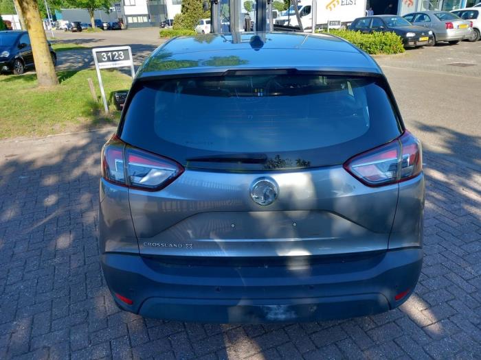 Opel Crossland X/Crossland 1.2 12V Sloopvoertuig (2018, Donker, Zilvergrijs)