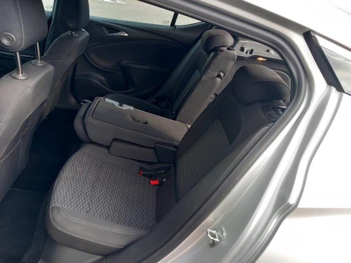 Opel Astra K 1.6 CDTI 110 16V Sloopvoertuig (2019, Zilvergrijs, Zilver)