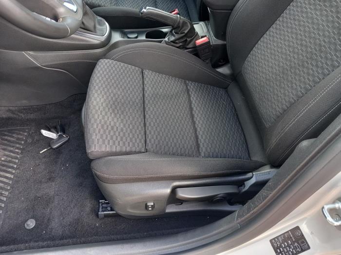 Opel Astra K 1.6 CDTI 110 16V Sloopvoertuig (2019, Zilvergrijs, Zilver)