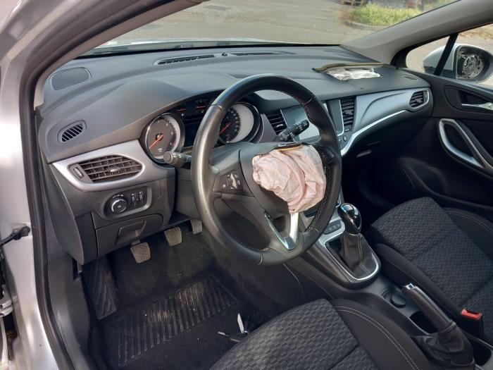 Opel Astra K 1.6 CDTI 110 16V Sloopvoertuig (2019, Zilvergrijs, Zilver)