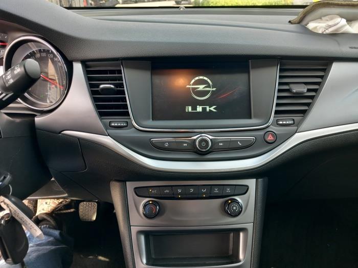 Opel Astra K 1.6 CDTI 110 16V Sloopvoertuig (2019, Zilvergrijs, Zilver)