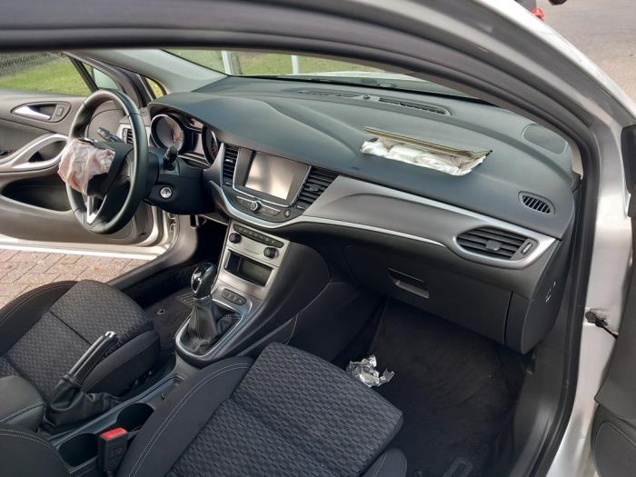 Opel Astra K 1.6 CDTI 110 16V Sloopvoertuig (2019, Zilvergrijs, Zilver)