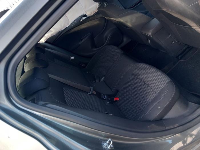 Opel Astra K 1.4 Turbo 16V Sloopvoertuig (2017, Zilvergrijs, Grijs)