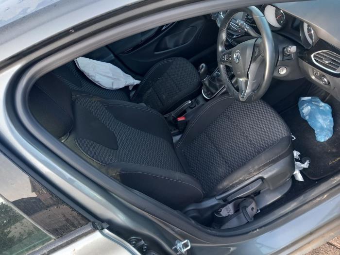 Opel Astra K 1.4 Turbo 16V Sloopvoertuig (2017, Zilvergrijs, Grijs)