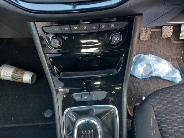 Opel Astra K 1.4 Turbo 16V Sloopvoertuig (2017, Zilvergrijs, Grijs)