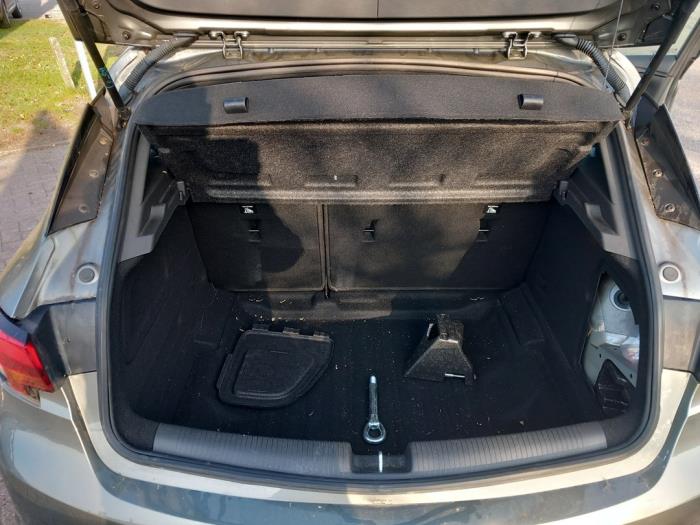 Opel Astra K 1.4 Turbo 16V Sloopvoertuig (2017, Zilvergrijs, Grijs)