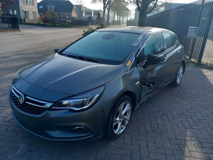 Opel Astra K 1.4 Turbo 16V Sloopvoertuig (2017, Zilvergrijs, Grijs)