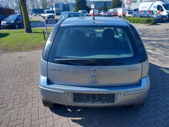 Opel Corsa C 1.2 16V Twin Port Sloopvoertuig (2005, Licht, Zilvergrijs, Zilver)