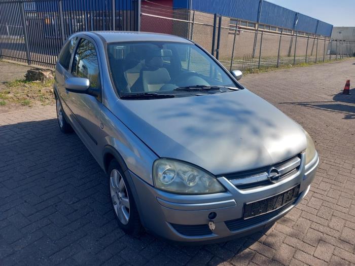 Opel Corsa C 1.2 16V Twin Port Sloopvoertuig (2005, Licht, Zilvergrijs, Zilver)