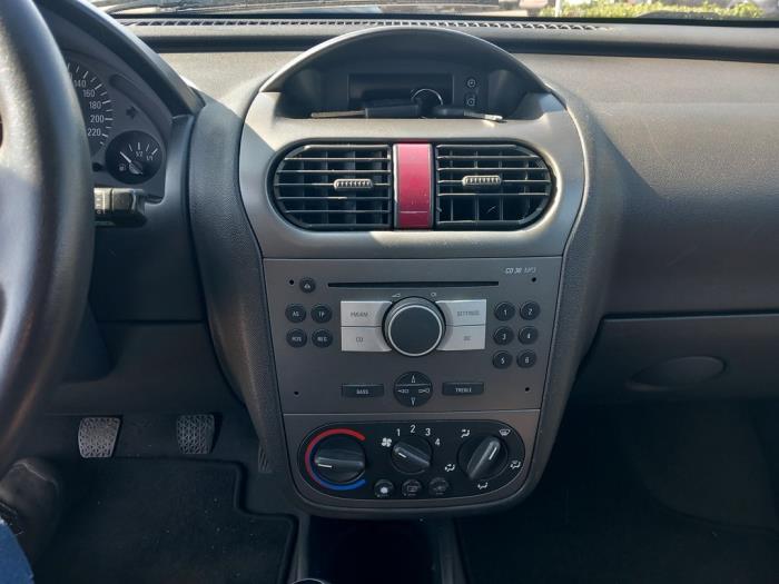 Opel Corsa C 1.2 16V Twin Port Sloopvoertuig (2005, Licht, Zilvergrijs, Zilver)