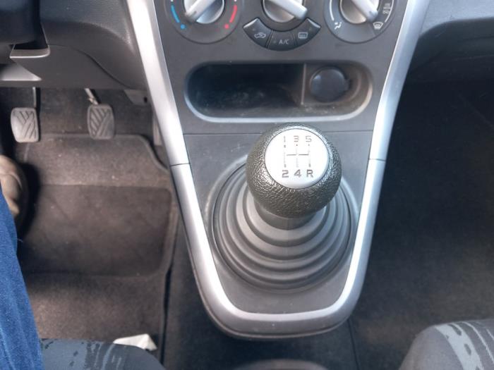 Opel Agila 1.0 12V Sloopvoertuig (2012, Zilvergrijs, Zilver)