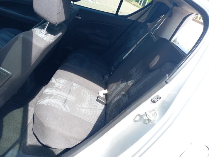 Opel Agila 1.0 12V Sloopvoertuig (2012, Zilvergrijs, Zilver)