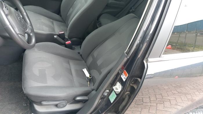 Opel Agila 1.0 12V ecoFLEX Sloopvoertuig (2010, Zwart)