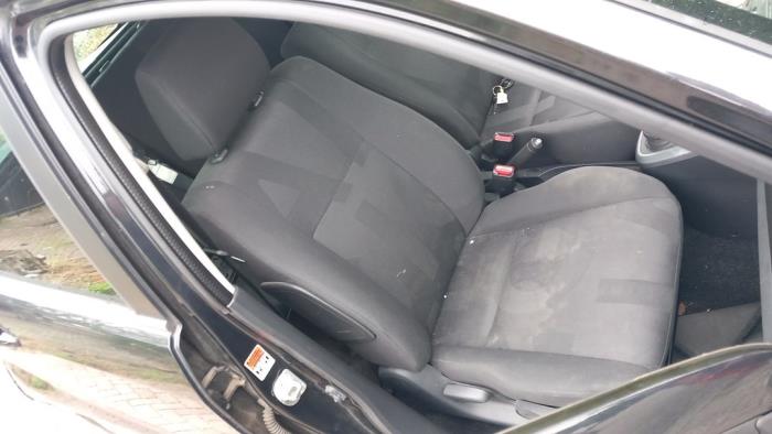 Opel Agila 1.0 12V ecoFLEX Sloopvoertuig (2010, Zwart)