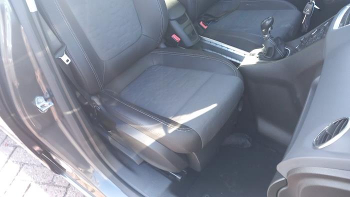 Opel Meriva 1.4 Turbo 16V ecoFLEX Sloopvoertuig (2010, Zilvergrijs, Carbon, Grijs)