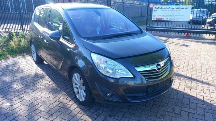 Opel Meriva 1.4 Turbo 16V ecoFLEX Sloopvoertuig (2010, Zilvergrijs, Carbon, Grijs)