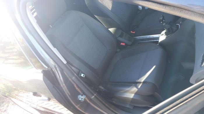 Opel Meriva 1.4 Turbo 16V ecoFLEX Sloopvoertuig (2010, Zilvergrijs, Carbon, Grijs)