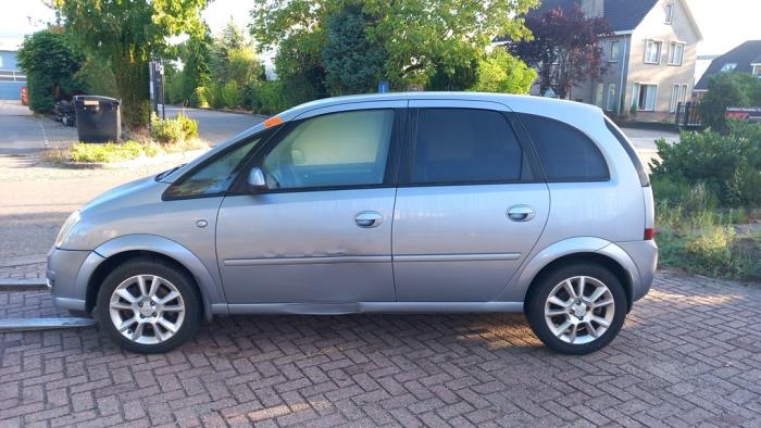 Opel Meriva 1.6 16V Sloopvoertuig (2010, Licht, Zilvergrijs, Zilver)