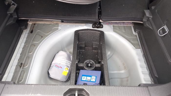 Opel Corsa E 1.4 16V Sloopvoertuig (2015, Bruin)