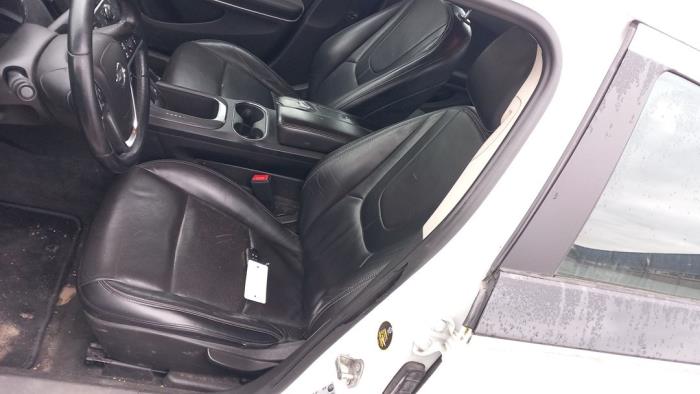 Opel Ampera 1.4 16V Sloopvoertuig (2013, Wit)