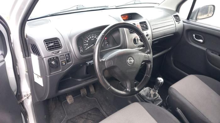 Opel Agila 1.2 16V Twin Port Sloopvoertuig (2005, Zilvergrijs)