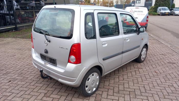 Opel Agila 1.2 16V Twin Port Sloopvoertuig (2005, Zilvergrijs)