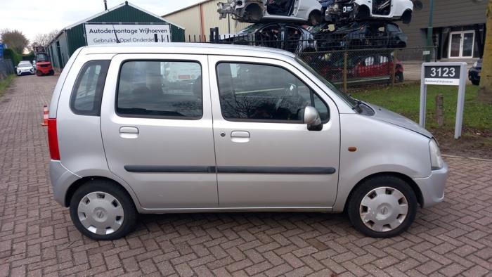 Opel Agila 1.2 16V Twin Port Sloopvoertuig (2005, Zilvergrijs)