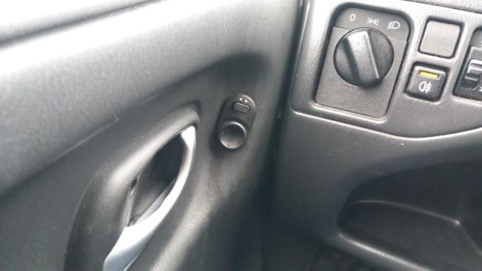 Opel Agila 1.2 16V Twin Port Sloopvoertuig (2005, Zilvergrijs)