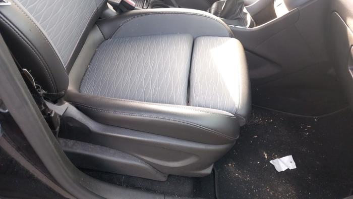 Opel Mokka/Mokka X 1.6 CDTI 16V 4x2 Sloopvoertuig (2015, Metallic, Zwart)