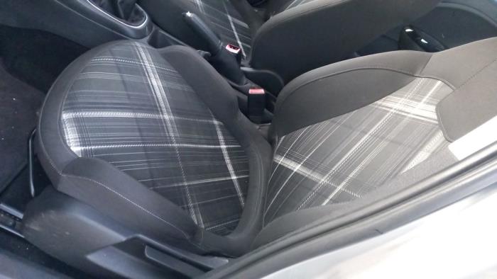 Opel Corsa E 1.3 CDTi 16V ecoFLEX Sloopvoertuig (2015, Zilvergrijs, Zilver)
