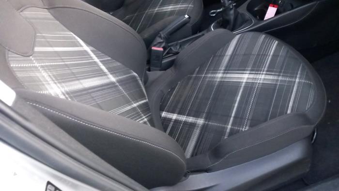 Opel Corsa E 1.3 CDTi 16V ecoFLEX Sloopvoertuig (2015, Zilvergrijs, Zilver)