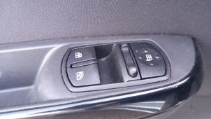 Opel Corsa E 1.3 CDTi 16V ecoFLEX Sloopvoertuig (2015, Zilvergrijs, Zilver)