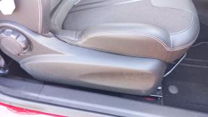 Opel Adam 1.4 16V Bi-Fuel Ecoflex Sloopvoertuig (2015, Rood)