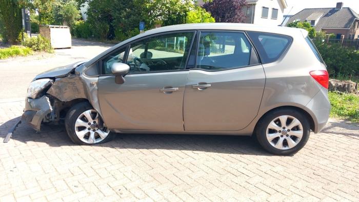 Opel Meriva 1.4 Turbo 16V Ecotec Sloopvoertuig (2012, Zilvergrijs, Bruin)