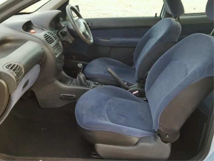 Peugeot 206 Sloopvoertuig (2003, Metallic, Grijs)