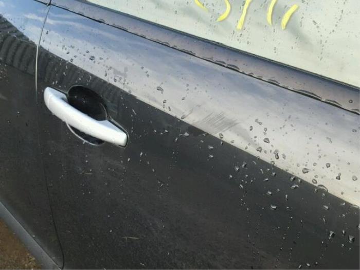 Citroen C4 Berline 2.0 HDi 16V 138 Sloopvoertuig (2005, Metallic, Zwart)