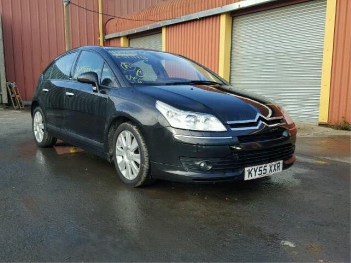 Citroen C4 Berline 2.0 HDi 16V 138 Sloopvoertuig (2005, Metallic, Zwart)