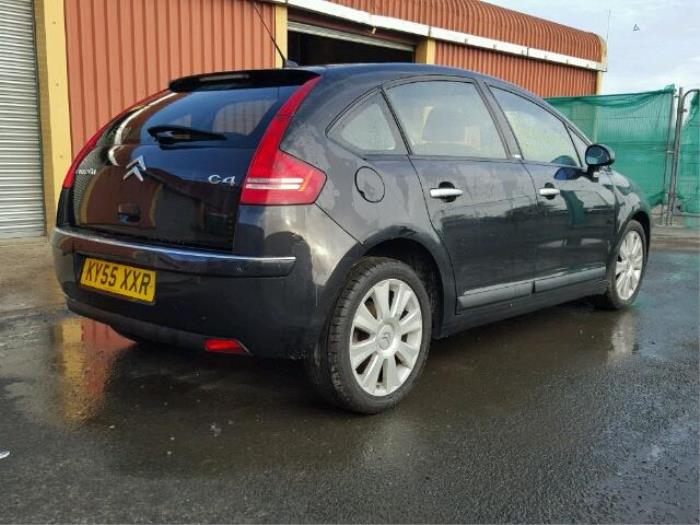 Citroen C4 Berline 2.0 HDi 16V 138 Sloopvoertuig (2005, Metallic, Zwart)