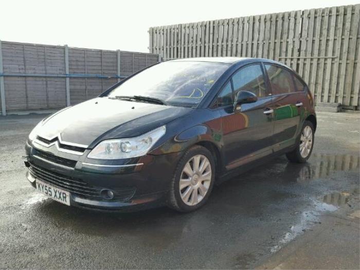 Citroen C4 Berline 2.0 HDi 16V 138 Sloopvoertuig (2005, Metallic, Zwart)