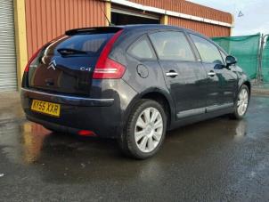 Citroen C4 Berline 2.0 HDi 16V 138 Sloopvoertuig (2005, Metallic, Zwart)
