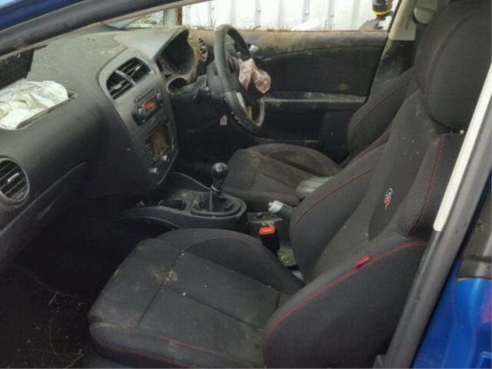 Seat Leon 2.0 TDI 16V FR Sloopvoertuig (2011, Donker, Blauw)