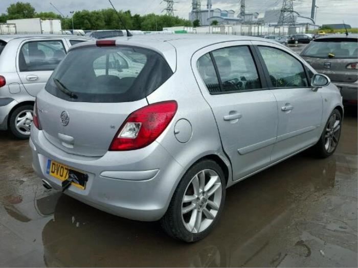 Opel Corsa D 1.4 16V Twinport Sloopvoertuig (2008, Zilver)