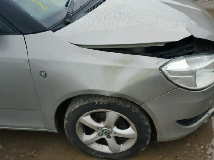 Skoda Fabia II 1.2i Sloopvoertuig (2010, Metallic, Beige)
